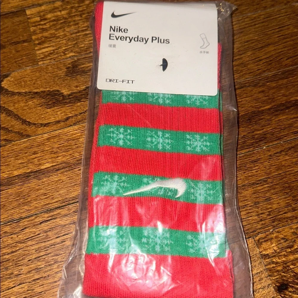 Nike Everyday Plus Dri-Fit Socks Mens Large Christmas Red Green  - NEW WITH TAGS